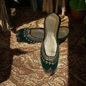 Green Velvet Embellished Women's Moccasins